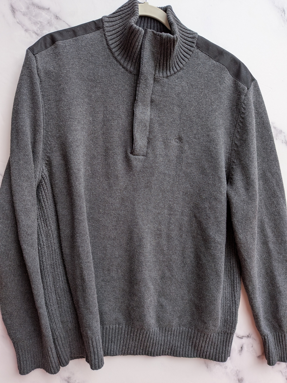 Calvin Klein Men’s XL Gray Quarter Zip Mock Neck Sweater Minimalist